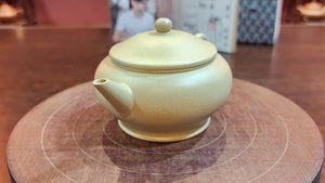 Shui Ping : Special : Exquisite *Thin-Walled*, 100% BenShan LüNi, SHUI PING Pot, 薄胎, 本山绿泥, 水平壶  made by L4 Assoc Master Artist Zhang Ke 助理工艺美术师, 张轲。- commissioned in Feb 2023 for our Italian Tea Master and Professor at University of Milan.