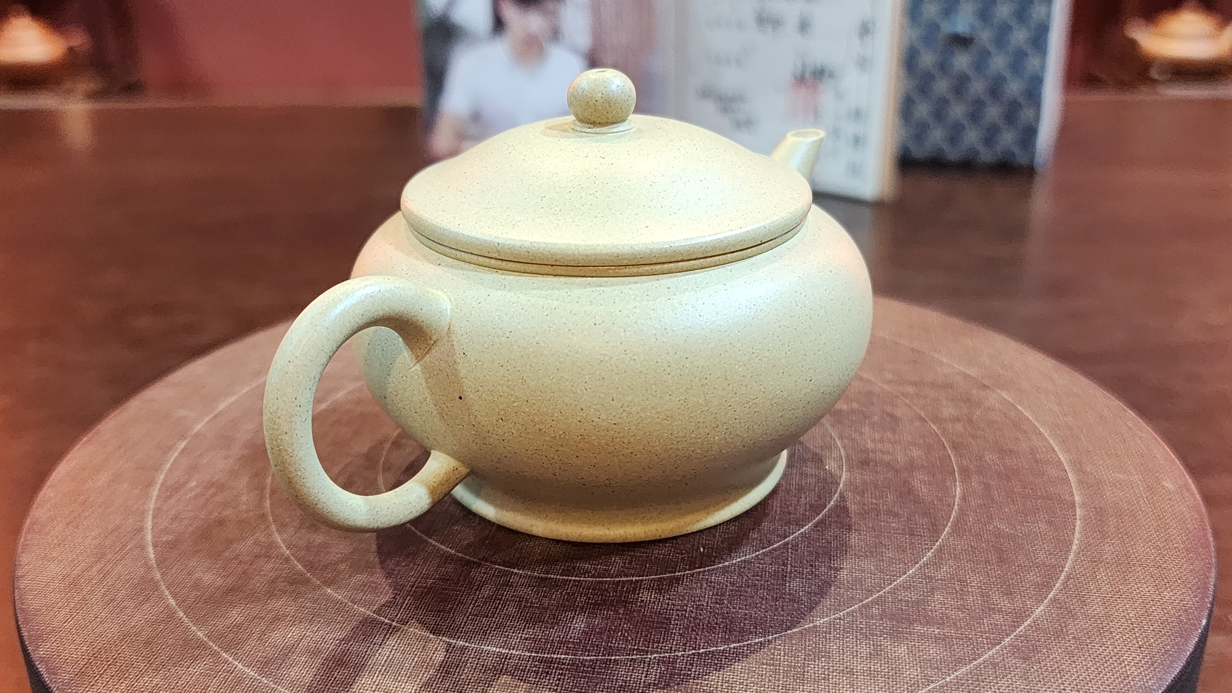 Shui Ping : Special : Exquisite *Thin-Walled*, 100% BenShan LüNi, SHUI PING Pot, 薄胎, 本山绿泥, 水平壶  made by L4 Assoc Master Artist Zhang Ke 助理工艺美术师, 张轲。- commissioned in Feb 2023 for our Italian Tea Master and Professor at University of Milan.