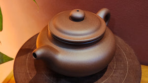 Fang Gu 仿古, 275ml, DiCaoQing ZiNi 底槽青紫泥, by our Collaborative Craftsman Chen Fa Chu 陈法初。