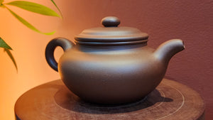 Fang Gu 仿古, 275ml, DiCaoQing ZiNi 底槽青紫泥, by our Collaborative Craftsman Chen Fa Chu 陈法初。