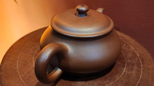 Ming Lu 明炉, 165.0ml, DiCaoQing ZiNi 底槽青紫泥, by our Collaborative Craftsman Chen Fa Chu 陈法初。