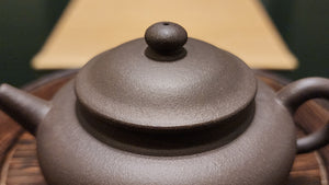 Li Mao 立帽, 130ml, Gu Fa Lian Ni (Most Archaic Clay Forming) ~ Qing Hui Duan Ni *古法练泥~青灰段泥, L4 Assoc Master Du Cheng Yao 堵程尧。