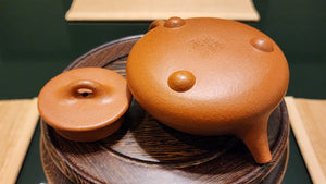 Shi Piao (Ping Gai Shi Piao) 平盖石瓢, 200ml, Gu Fa Lian Ni (Most Archaic Clay Forming) ~ JiangPoNi *古法练泥~降坡泥, L4 Assoc Master Du Cheng Yao 堵程尧。