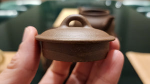 San Zu (Meng Chen) Hu 三足(孟臣)壶, 195ml, Gu Fa Lian Ni (Most Archaic Clay Forming) ~ Lao Duan Ni *古法练泥~老段泥, L4 Assoc Master Du Cheng Yao 堵程尧。