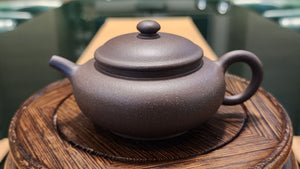 Pan Hu 番壶, 125ml, Gu Fa Lian Ni (Most Archaic Clay Forming) ~ Qing Hui Duan Ni *古法练泥~青灰段泥, L4 Assoc Master Du Cheng Yao 堵程尧。