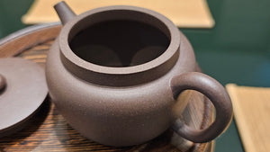 Ping Gai Lian Zi 平盖莲子, 150ml, Gu Fa Lian Ni (Most Archaic Clay Forming) ~ Qing Hui Duan Ni *古法练泥~青灰段泥, L4 Assoc Master Du Cheng Yao 堵程尧。