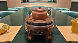 De Zhong 德钟, Yuan Kuang Da Hong Pao 原矿大红袍, made by L2 Senior Master Cao Lan Fang 国家高级工艺美术师～曹兰芳。- commissioned in Jan 2022 for our esteemed Patron Prof Johnston (Melbourne), Shown here for viewing.