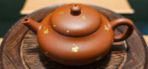 Bian Deng 扁灯, 95ml, with Sa Jin 撒金 (speckled gold + surface refined), Gu Fa Lian Ni (Most Archaic Clay Forming) ~ XiaoMeiYao ZhuNi *古法练泥~小煤窑朱泥, L4 Assoc Master Du Cheng Yao 堵程尧。