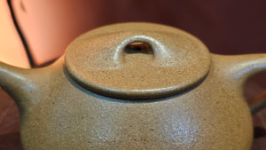 Shi Piao (Man Piao) 满瓢, 237.2ml, Duan Ni 段泥, by Craftsman Xu Gui Zhen 徐桂珍。