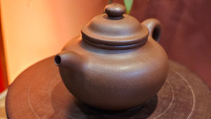 Lian Zi 莲子, 186.0ml, Di Cao Qing Zi Ni 底槽青紫泥, by Craftsman Jiang Bin 蒋斌。