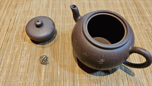 Da Bin Gong Deng 大彬宫灯, 205ml, Gu Fa Lian Ni (Most Archaic Clay Forming) ~ Di Cao Qing with Duan Ni (Tiao Sha combination) *古法练泥~底槽青+段泥(调砂), L4 Assoc Master Du Cheng Yao 堵程尧。