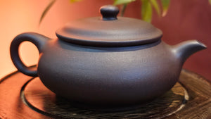 Ming Lu 明炉, 181.7ml, Lao Zi Ni 老紫泥, by Craftsman Jiang Bin 蒋斌。