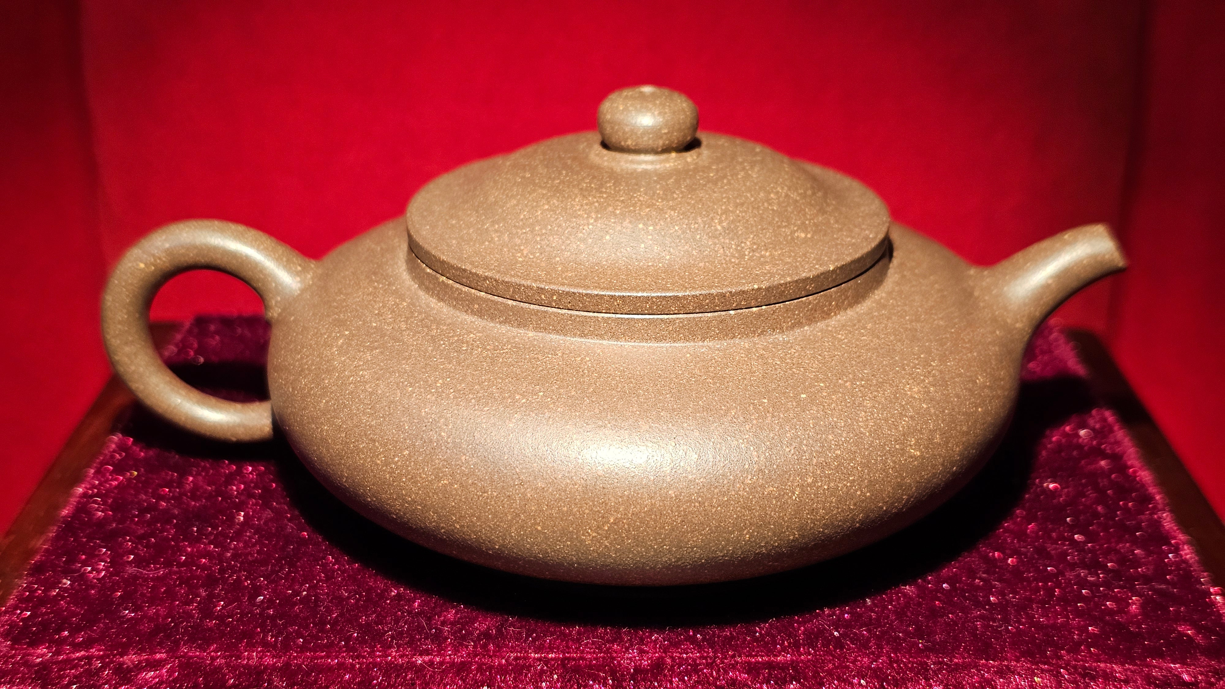 Bo Jun Pan 伯俊番, 147.1ml, Gu Fa Lian Ni (Most Archaic Clay Forming) ~ Di Cao Qing with Duan Ni (Tiao Sha combination) *古法练泥~底槽青+段泥(调砂), L4 Assoc Master Du Cheng Yao 堵程尧。