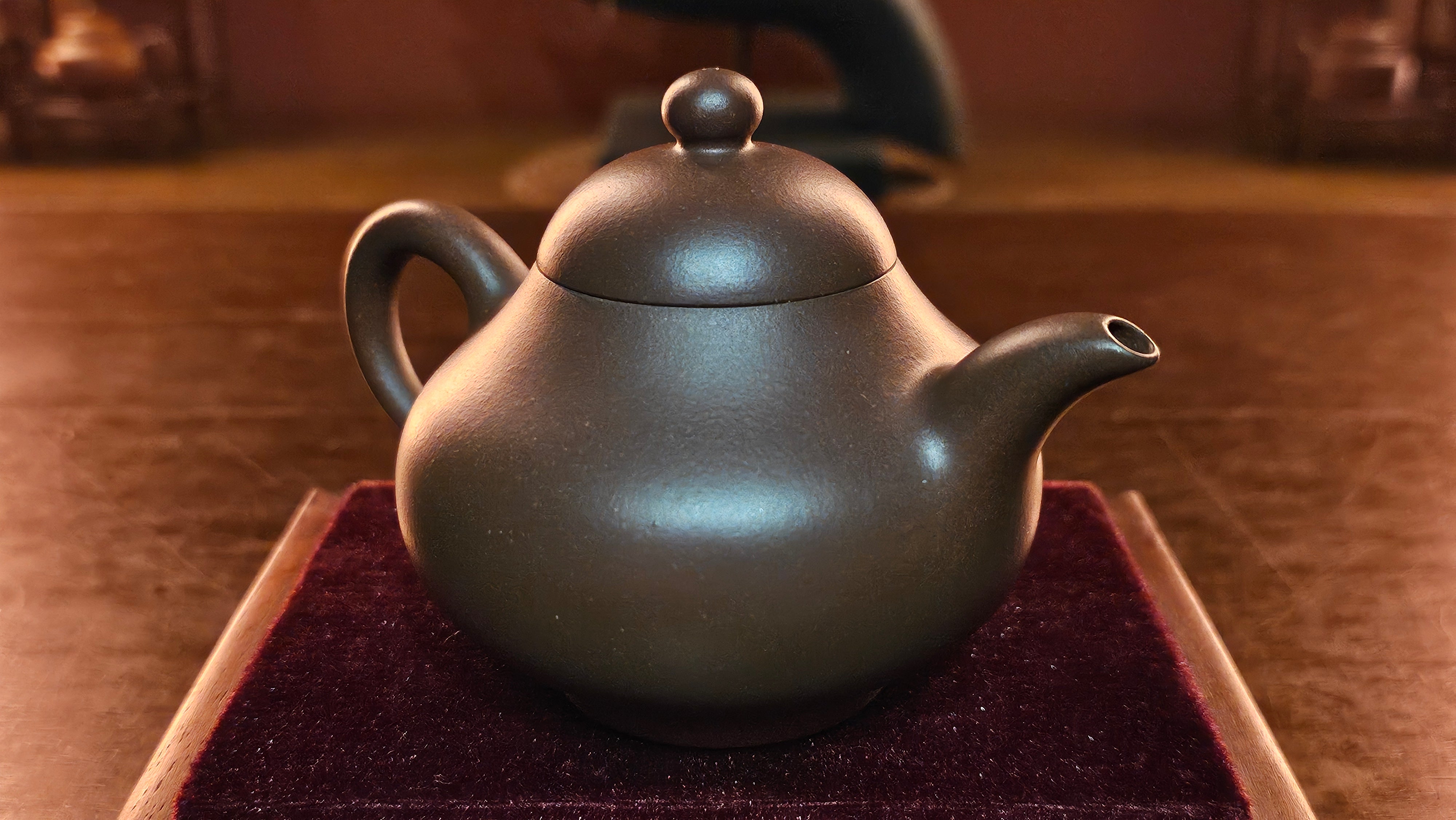 Li Hu 梨壶 (One and Only Piece other from Shan Xi Museum's Piece), 248ml, made with Cao Family's Hong Pi Long (high temp fired) Zi Ni 曹家 红皮龙紫泥(高温), crafted by L4 Assoc Master Artist Zhang Ke 助理工艺美术师, 张轲。