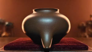 Li Hu 梨壶 (One and Only Piece other from Shan Xi Museum's Piece), 248ml, made with Cao Family's Hong Pi Long (high temp fired) Zi Ni 曹家 红皮龙紫泥(高温), crafted by L4 Assoc Master Artist Zhang Ke 助理工艺美术师, 张轲。