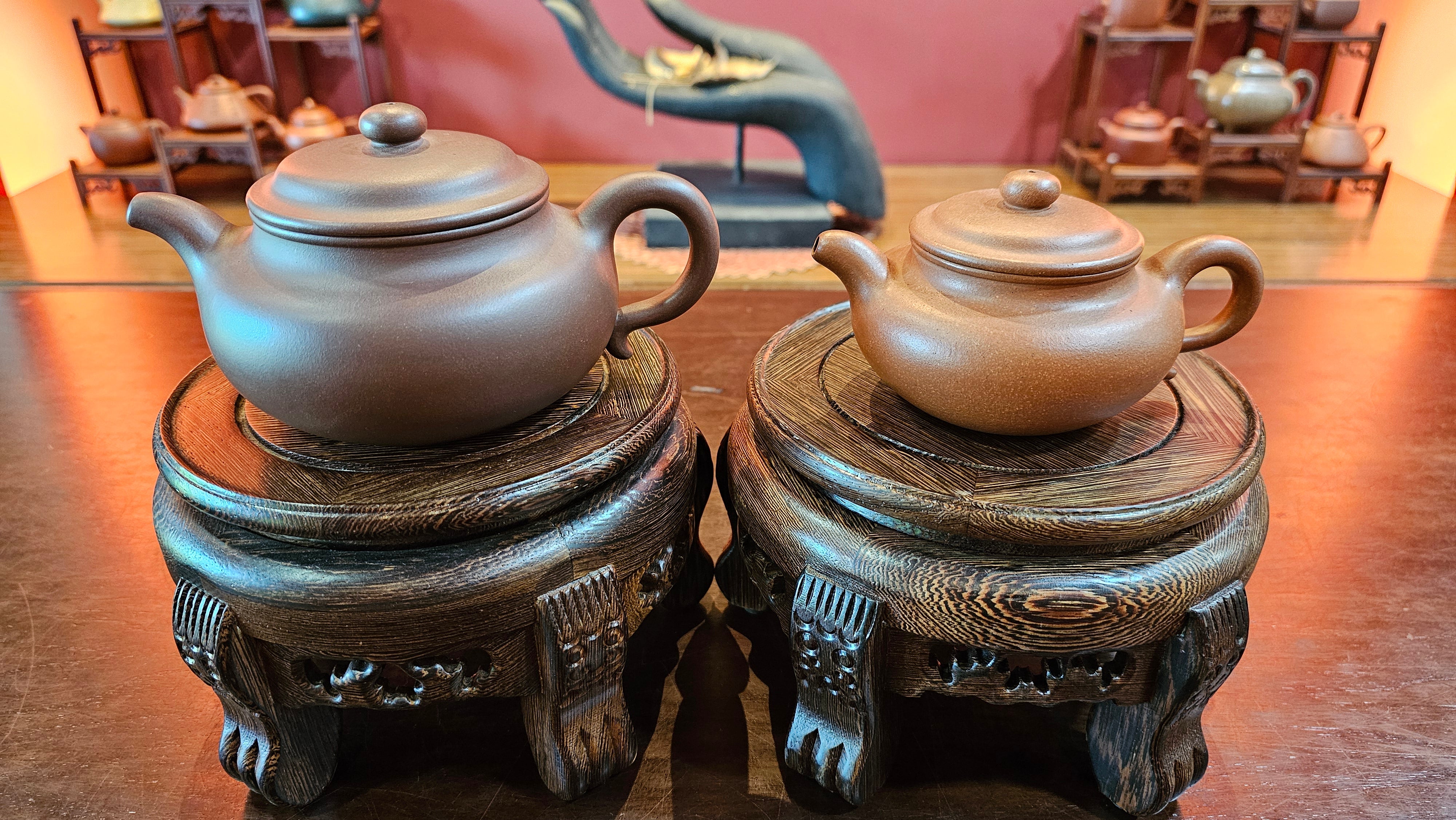 For THE DRAGON TEA TEMPLE: Master Barry Boullon: Tea Master and Acro-Yoga Master helming The Dragon Tea Temple: Specially Commissioned Work, 510ml FANG GU, for his serving 8 to 10 students each steep.  DiCaoQing, Crafted by L4 Assoc Master Artist Xu 徐健。