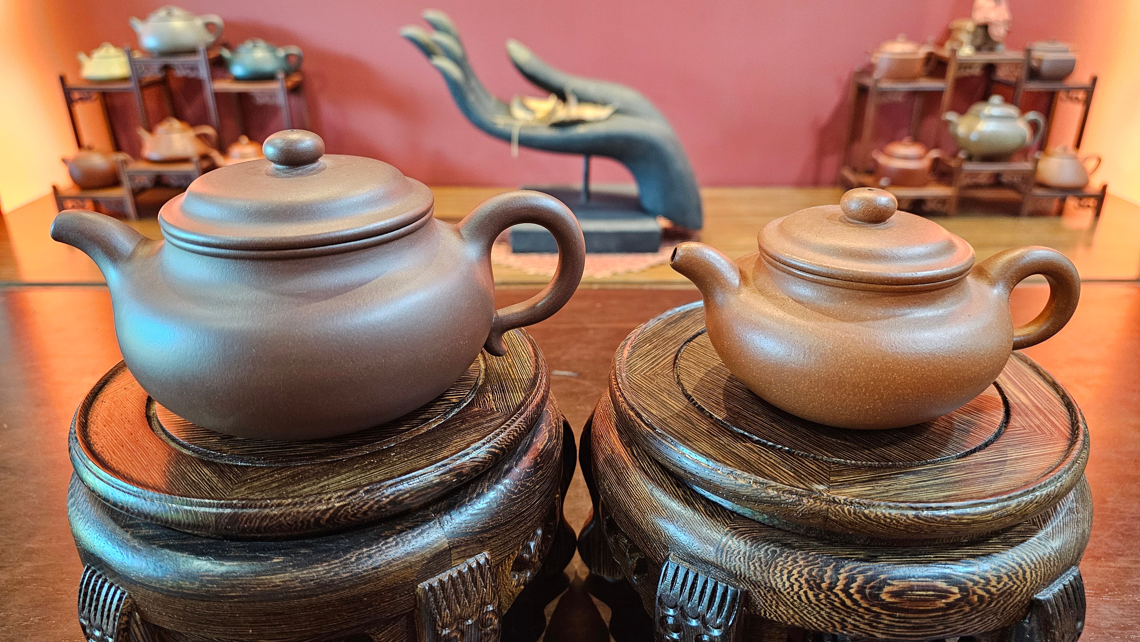 For THE DRAGON TEA TEMPLE: Master Barry Boullon: Tea Master and Acro-Yoga Master helming The Dragon Tea Temple: Specially Commissioned Work, 510ml FANG GU, for his serving 8 to 10 students each steep.  DiCaoQing, Crafted by L4 Assoc Master Artist Xu 徐健。