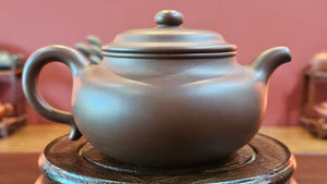 For THE DRAGON TEA TEMPLE: Master Barry Boullon: Tea Master and Acro-Yoga Master helming The Dragon Tea Temple: Specially Commissioned Work, 510ml FANG GU, for his serving 8 to 10 students each steep.  DiCaoQing, Crafted by L4 Assoc Master Artist Xu 徐健。