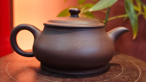 Ming Lu 明炉, 168.0ml, DiCaoQing ZiNi 老紫泥, by our Collaborative Craftsman Chen Fa Chu 陈法初。