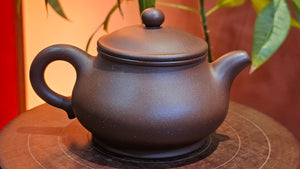 Pan Hu 番壶, 205.5ml, DiCaoQing ZiNi 底槽青紫泥, by our Collaborative Craftsman Chen Fa Chu 陈法初。