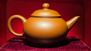 Shui Ping 水平, 161.0ml, Crafted from Hong (Red) Jiang Po Ni 红降坡泥 rarer than Huang (Yellow) Jiang Po Ni, by Craftsman Wan Jia Lin 万佳琳。