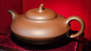 Shi Yuan 柿圆, 328.0ml (largish), Di Cao Qing Zi Ni 底槽青紫泥, by Craftsman Zhao Li Ping 赵丽萍。