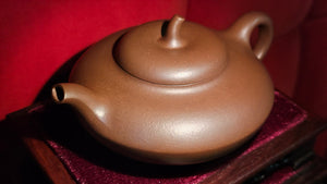 Shi Yuan 柿圆, 328.0ml (largish), Di Cao Qing Zi Ni 底槽青紫泥, by Craftsman Zhao Li Ping 赵丽萍。