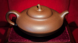 Shi Yuan 柿圆, 328.0ml (largish), Di Cao Qing Zi Ni 底槽青紫泥, by Craftsman Zhao Li Ping 赵丽萍。