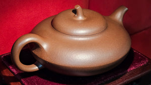 Shi Yuan 柿圆, 328.0ml (largish), Di Cao Qing Zi Ni 底槽青紫泥, by Craftsman Zhao Li Ping 赵丽萍。