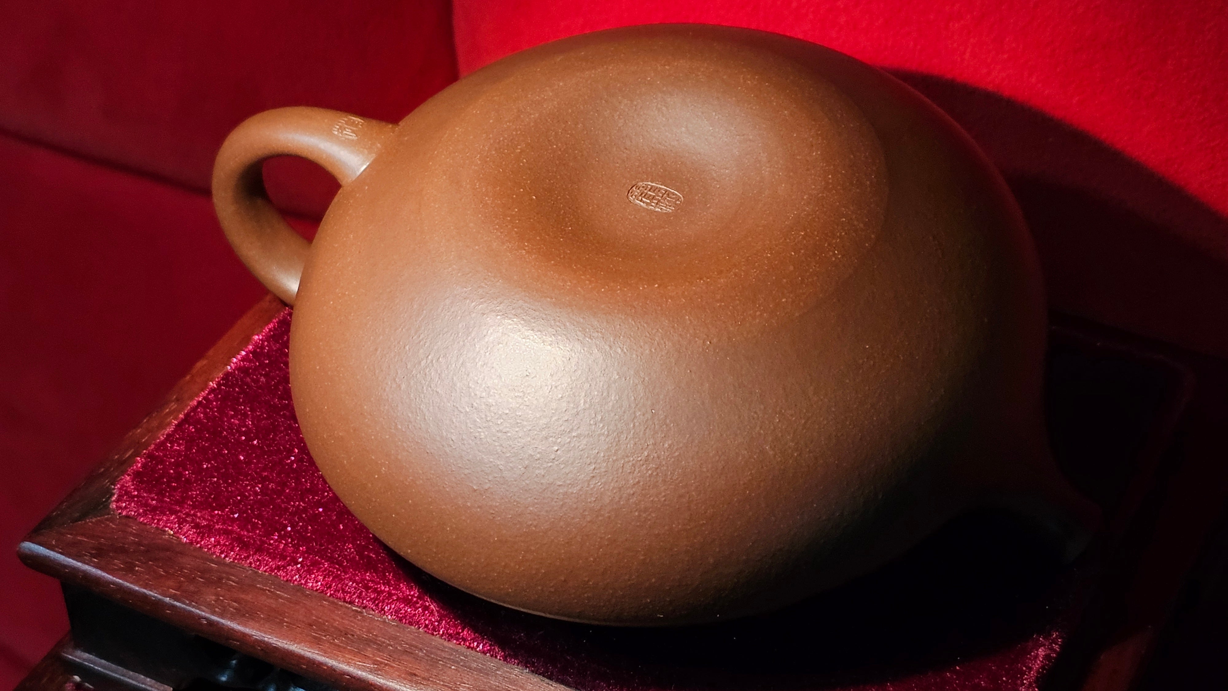 Shi Yuan 柿圆, 328.0ml (largish), Di Cao Qing Zi Ni 底槽青紫泥, by Craftsman Zhao Li Ping 赵丽萍。