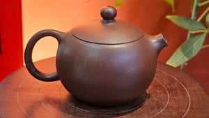 Xi Shi 西施, 170.0ml, Di Cao Qing Zi Ni 底槽青紫泥, by Craftsman Gu Xiao Ming 顾小明。