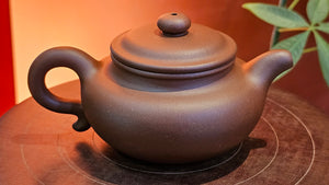 Fang Gu 仿古, 157.0ml (smallish), Di Cao Qing Zi Ni 底槽青紫泥, by our Collaborative Craftsman Chen Fa Chu 陈法初。