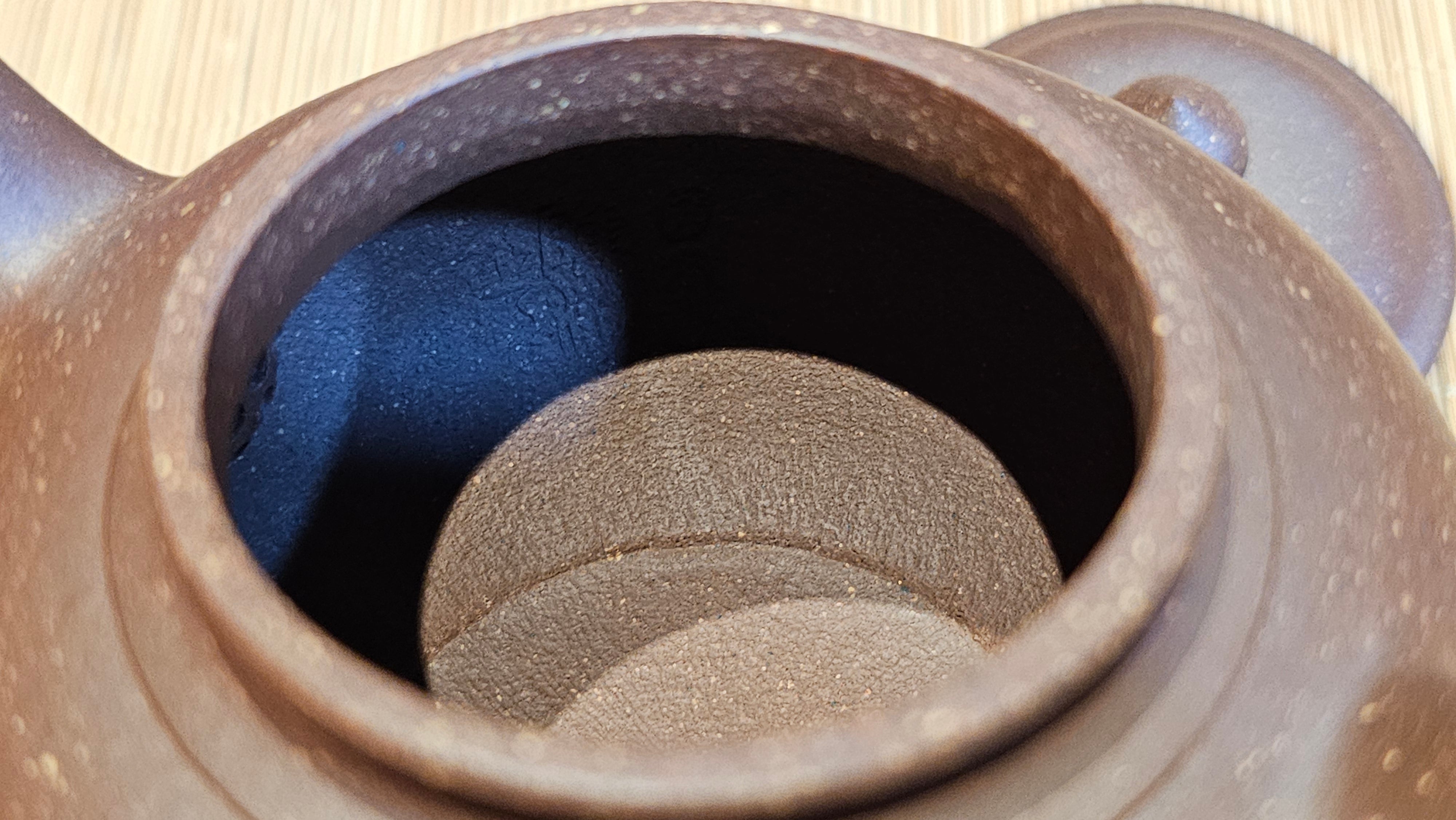 Xiao Ying 笑樱, 261.9ml, Lao Zi Ni 老紫泥 (Particular High Graininess, and Low Sieve Count), by Craftsman Chen Fa Chu 陈法初。