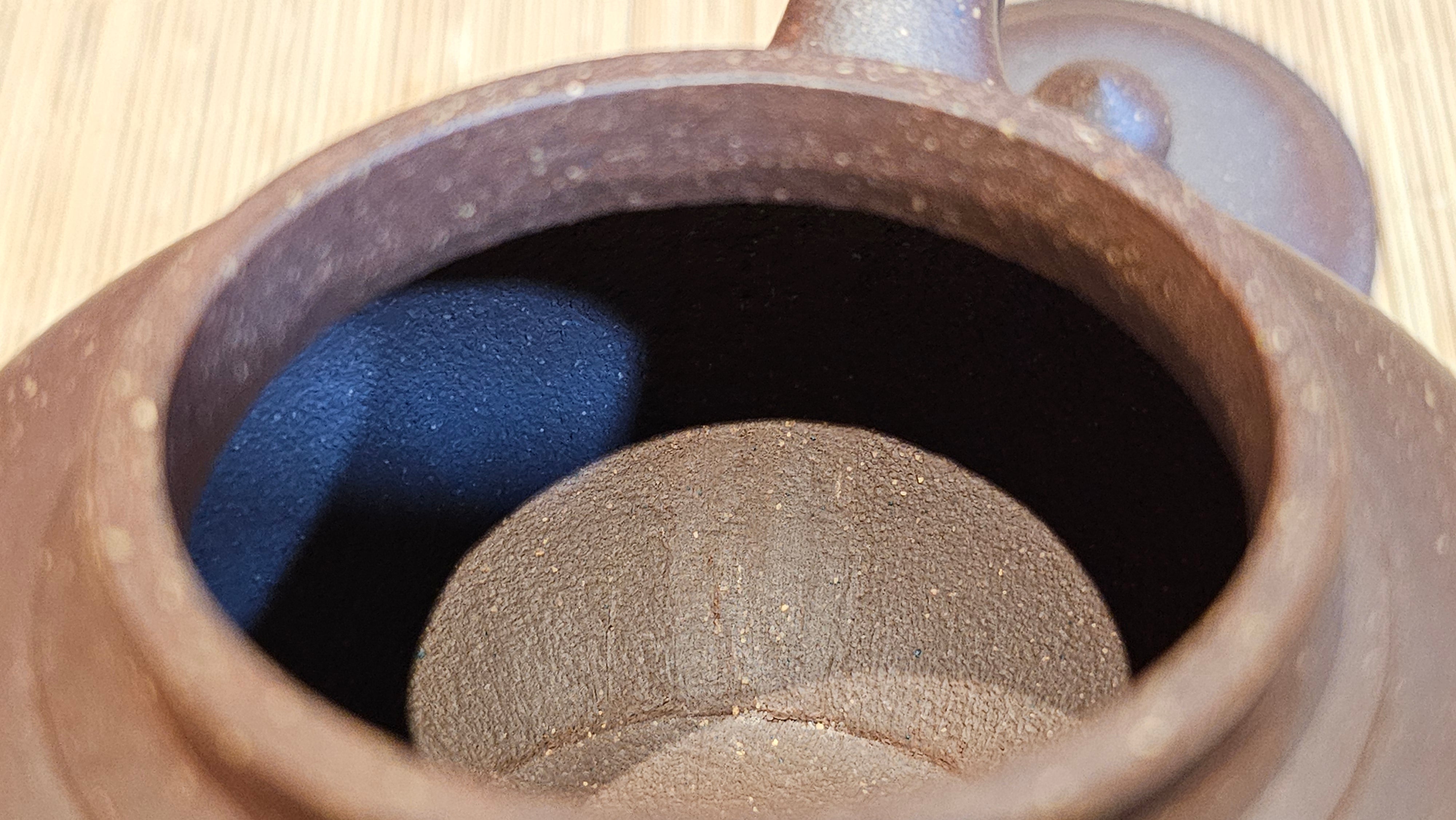 Xiao Ying 笑樱, 261.9ml, Lao Zi Ni 老紫泥 (Particular High Graininess, and Low Sieve Count), by Craftsman Chen Fa Chu 陈法初。