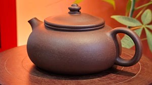 Han Jiang 寒江, 221.0ml, Di Cao Qing Zi Ni 底槽青紫泥, by Craftsman Gu Xiao Ming 顾小明。