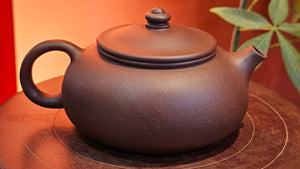 Han Jiang 寒江, 221.0ml, Di Cao Qing Zi Ni 底槽青紫泥, by Craftsman Gu Xiao Ming 顾小明。