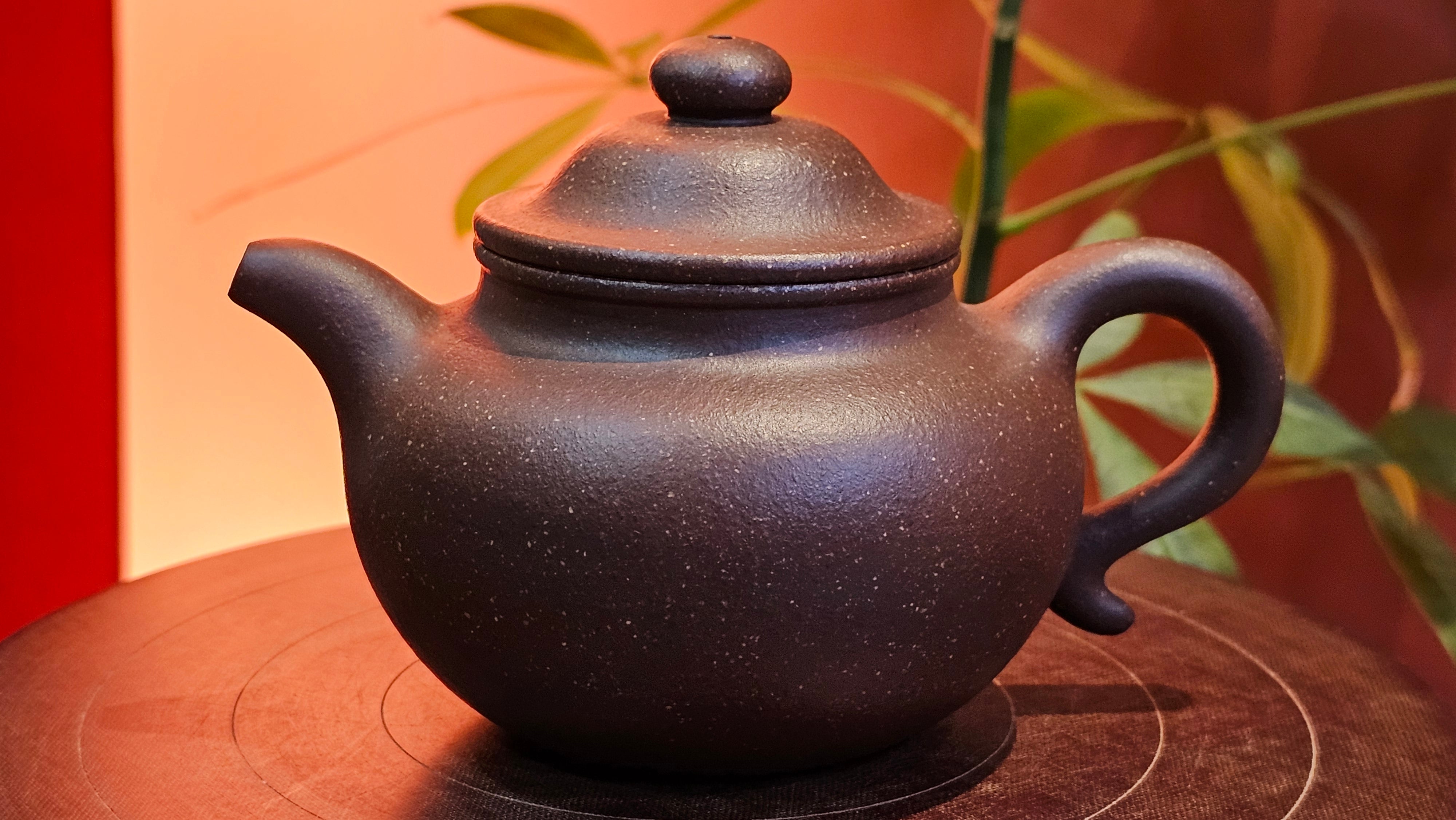 Lian Zi 莲子, 188.0ml, Lao Zi Ni 老紫泥 (Particular High Graininess, and Low Sieve Count), by Craftsman Chen Fa Chu 陈法初。