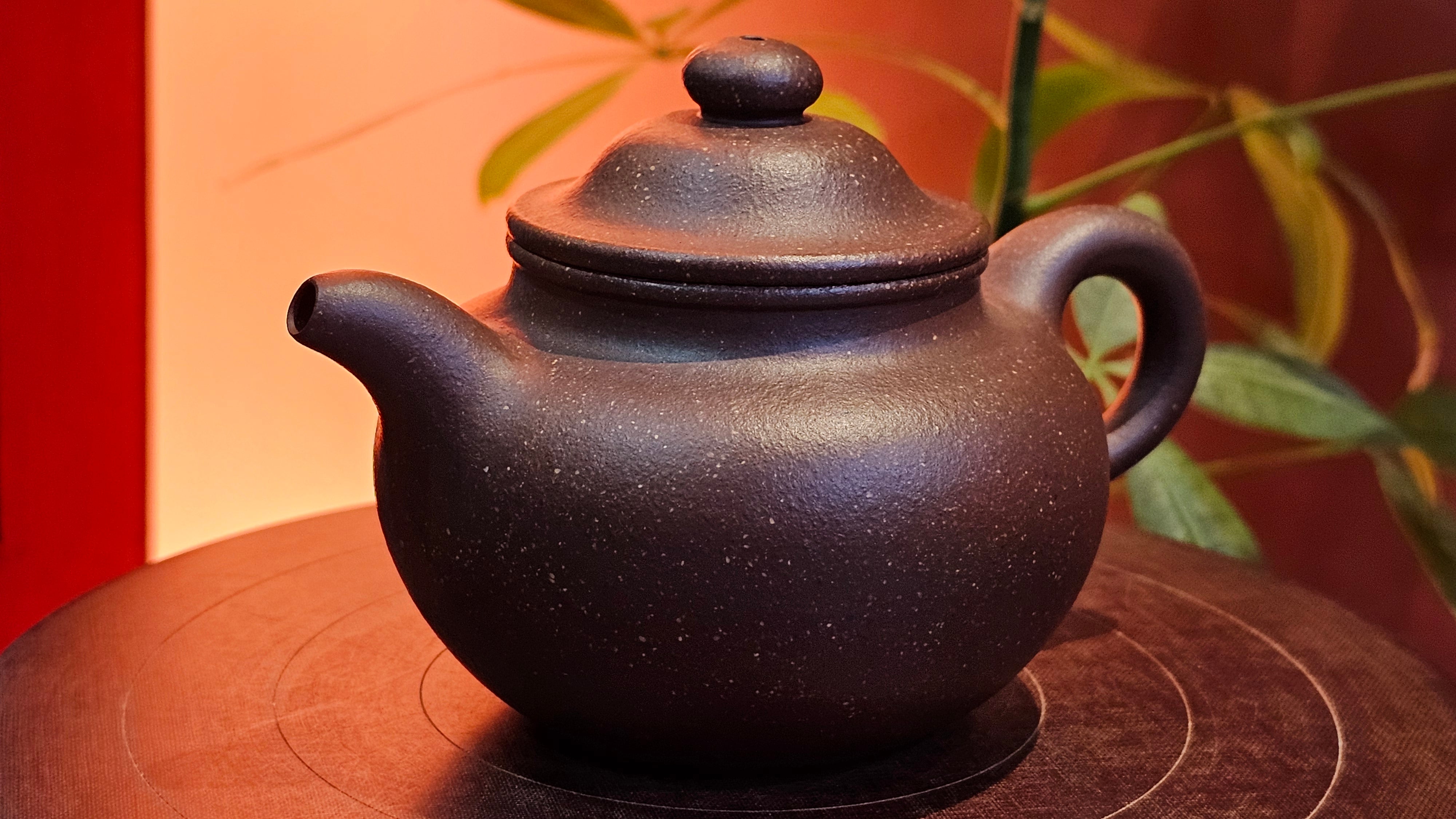 Lian Zi 莲子, 188.0ml, Lao Zi Ni 老紫泥 (Particular High Graininess, and Low Sieve Count), by Craftsman Chen Fa Chu 陈法初。