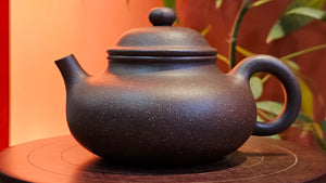 Rong Tian 容天, 247.8ml, Lao Zi Ni 老紫泥 (Particular High Graininess, and Low Sieve Count), by Craftsman Chen Fa Chu 陈法初。