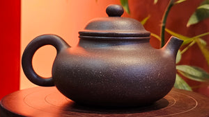 Rong Tian 容天, 247.8ml, Lao Zi Ni 老紫泥 (Particular High Graininess, and Low Sieve Count), by Craftsman Chen Fa Chu 陈法初。