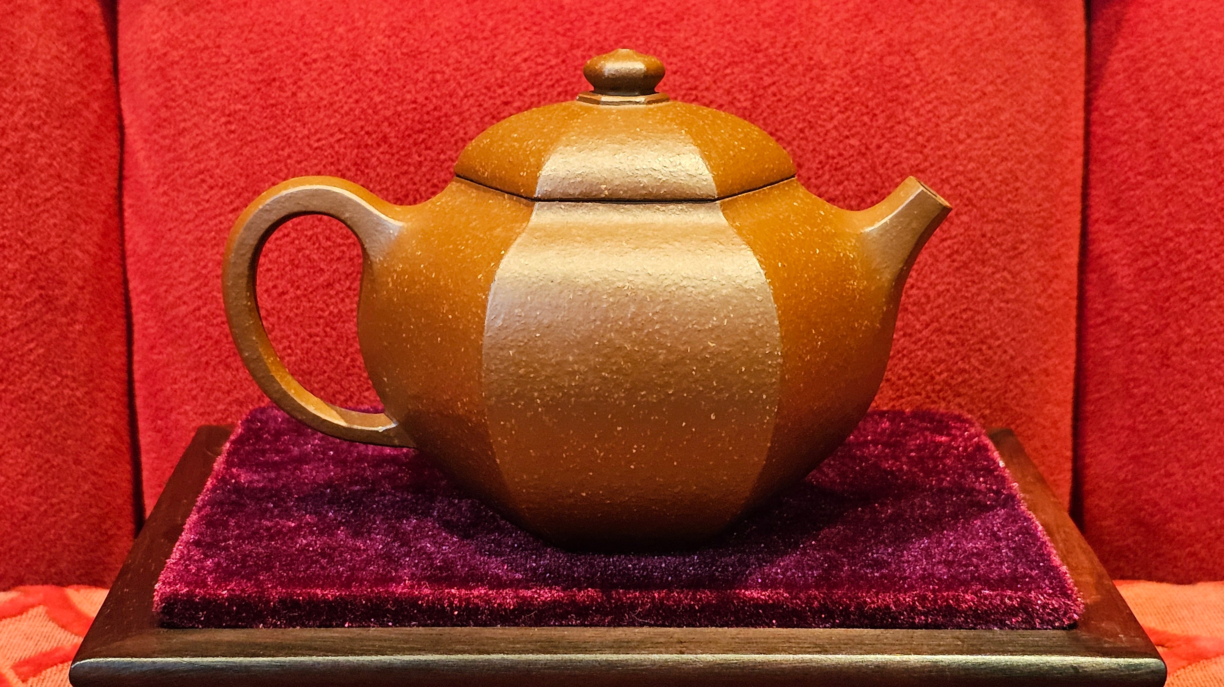 Liu Fang Wen Dan 六方文旦, 203.5ml, Hong Jiang Po Ni 红降坡泥 ~ Crafted by L3A Master Consummate Artist Li Yan Ru 李艳如。~ Congratulations to 🇫🇮 Mr T.J. 1828hrs 27th Feb !!