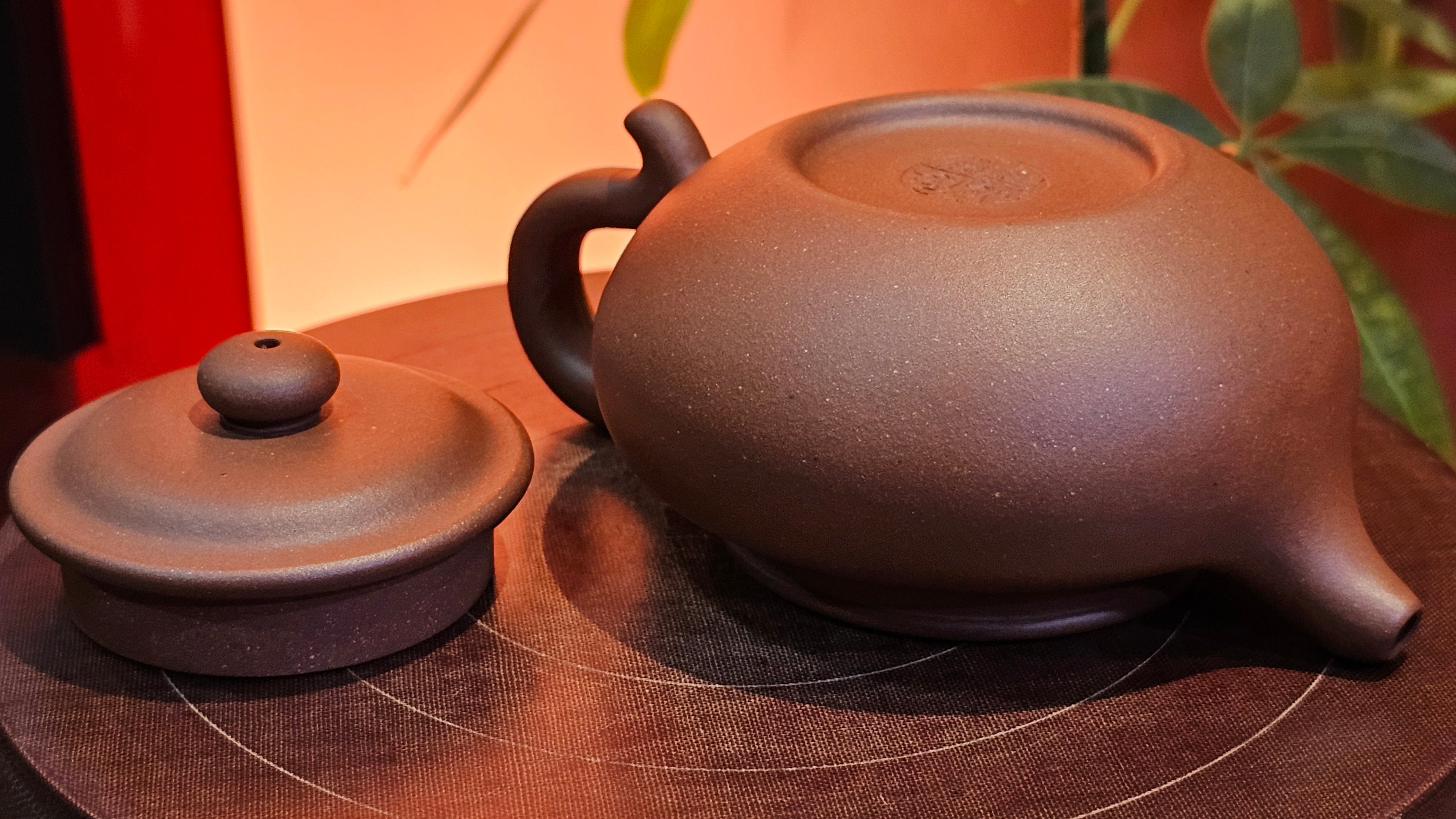 Fang Gu 仿古, 161.1ml, Di Cao Qing Zi Ni 底槽青紫泥, by our Collaborative Craftsman Chen Fa Chu 陈法初。