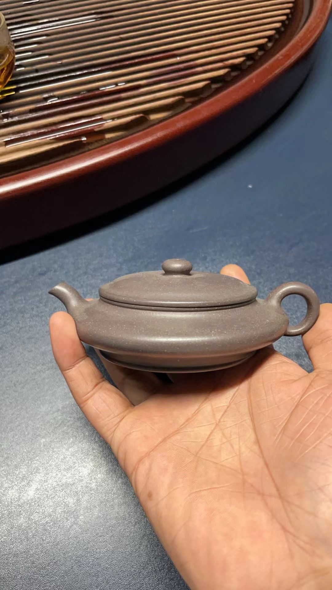 Ming Yuan Xu Bian 鸣远虚扁, 167.0ml, Gu Fa Lian Ni (Most Archaic Clay Forming) ~ Qing Hui Duan Ni *古法练泥~青灰段泥, L4 Assoc Master Yang Quan Sheng 杨全胜。