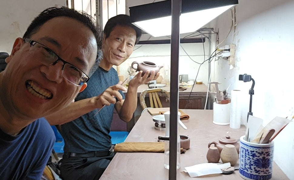 Lian Zi 莲子, 260.7ml, Lao Zi Ni 老紫泥 (Particular High Graininess, and Low Sieve Count), by Craftsman Chen Fa Chu 陈法初。(Some fun photos included here, taken with Chen Fa Chu as well!)