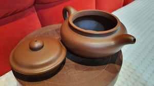 Bian Fu 扁腹, 245ml, DiCaoQing (ZiNi) 底槽青(紫泥), by our collaborative Craftsman Chen Fa Chu 陈法初。