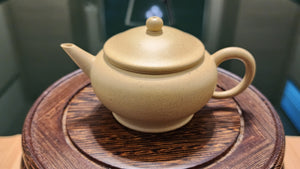 Shui Ping : Special : Exquisite *Thin-Walled*, 100% BenShan LüNi, SHUI PING Pot, 薄胎, 本山绿泥, 水平壶  made by L4 Assoc Master Artist Zhang Ke 助理工艺美术师, 张轲。- sold to our European patron in December 2021