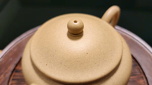 Shui Ping : Special : Exquisite *Thin-Walled*, 100% BenShan LüNi, SHUI PING Pot, 薄胎, 本山绿泥, 水平壶  made by L4 Assoc Master Artist Zhang Ke 助理工艺美术师, 张轲。- sold to our European patron in December 2021