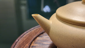 Shui Ping : Special : Exquisite *Thin-Walled*, 100% BenShan LüNi, SHUI PING Pot, 薄胎, 本山绿泥, 水平壶  made by L4 Assoc Master Artist Zhang Ke 助理工艺美术师, 张轲。- sold to our European patron in December 2021