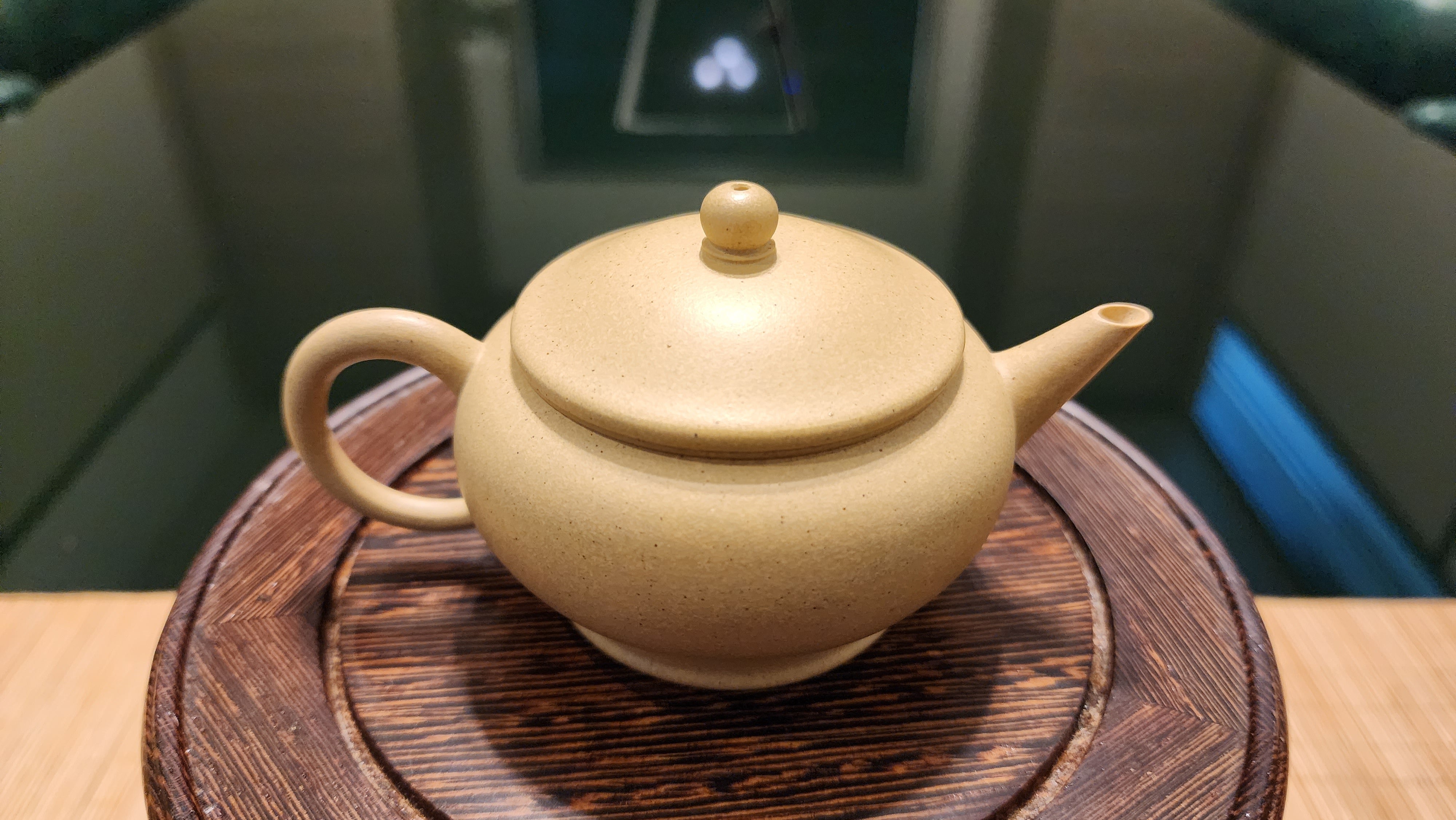 Shui Ping : Special : Exquisite *Thin-Walled*, 100% BenShan LüNi, SHUI PING Pot, 薄胎, 本山绿泥, 水平壶  made by L4 Assoc Master Artist Zhang Ke 助理工艺美术师, 张轲。- sold to our European patron in December 2021