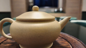 Shui Ping : Special : Exquisite *Thin-Walled*, 100% BenShan LüNi, SHUI PING Pot, 薄胎, 本山绿泥, 水平壶  made by L4 Assoc Master Artist Zhang Ke 助理工艺美术师, 张轲。- sold to our European patron in December 2021